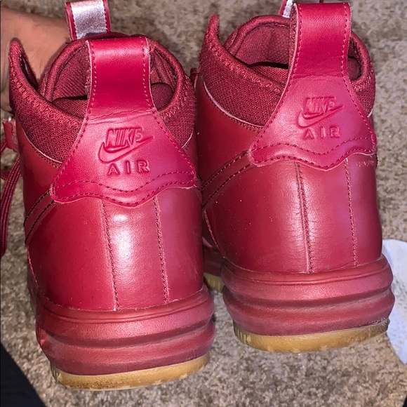 burgundy nike duck boots